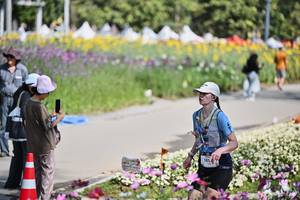 BIB: 
                            <button type="button" onclick="openModal(27793678)" class="btn btn-primary btn-sm float-right btn-popup" data-toggle="modal" data-target=".modal-high-quality">
                        <i class="fas fa-shopping-cart"></i> Add to Cart
                    </button>
                                            <button type="button" onclick="isThisMe(27793678, true)" class="btn btn-success btn-sm float-right btn-popup btn-isme hidden" data-toggle="tooltip" data-placement="bottom" title="นี่คือรูปของคุณใช่ไหม คลิกที่นี่เพื่อเอาเข้าอัลบั้ม">
                        <i class="fas fa-plus"></i> Add to album
                    </button>
                    <button type="button" onclick="isThisMe(27793678, false)" class="btn btn-warning btn-sm float-right btn-popup btn-isnotme hidden">
                        <i class="fas fa-ban"></i> Remove from album
                    </button>